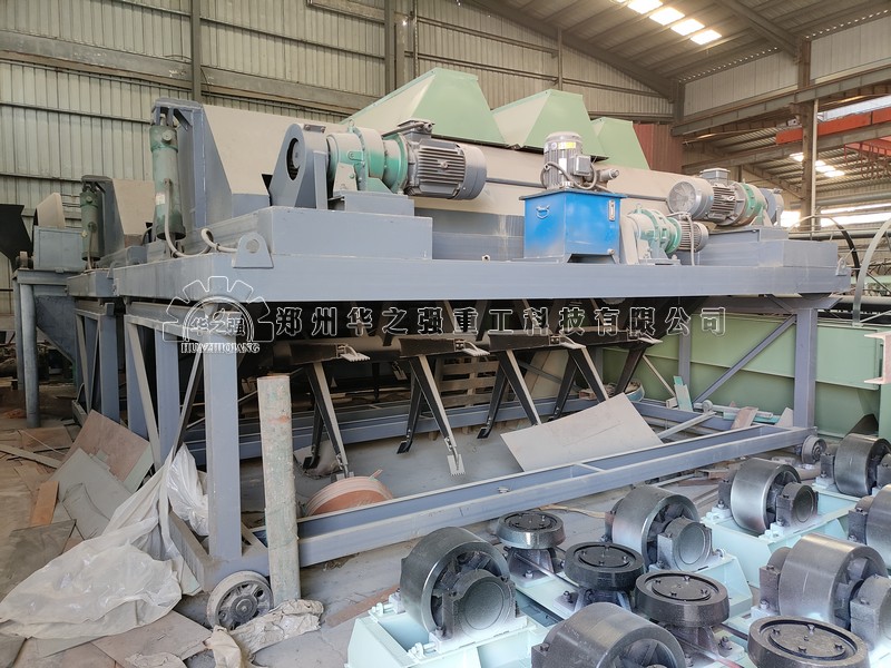 有機肥液壓槽式翻拋機的工作原理是什么？